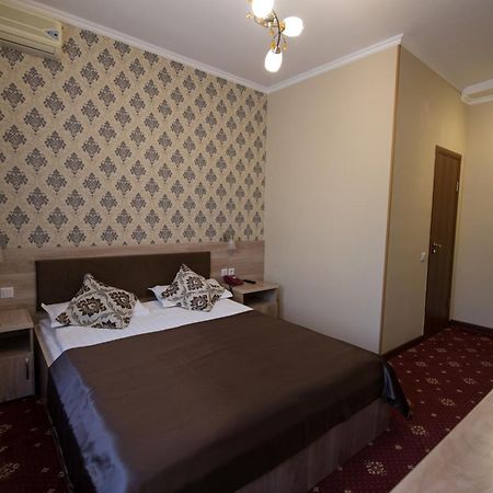 Renion Zyliha Hotel Alma-Ata Rum bild
