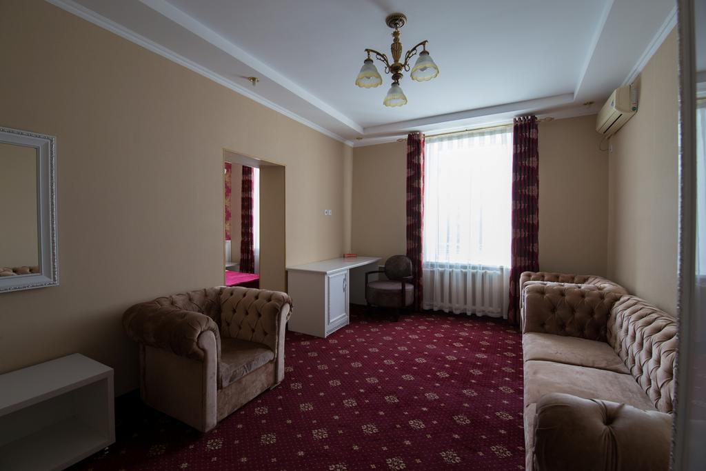 Renion Zyliha Hotel Alma-Ata Exteriör bild
